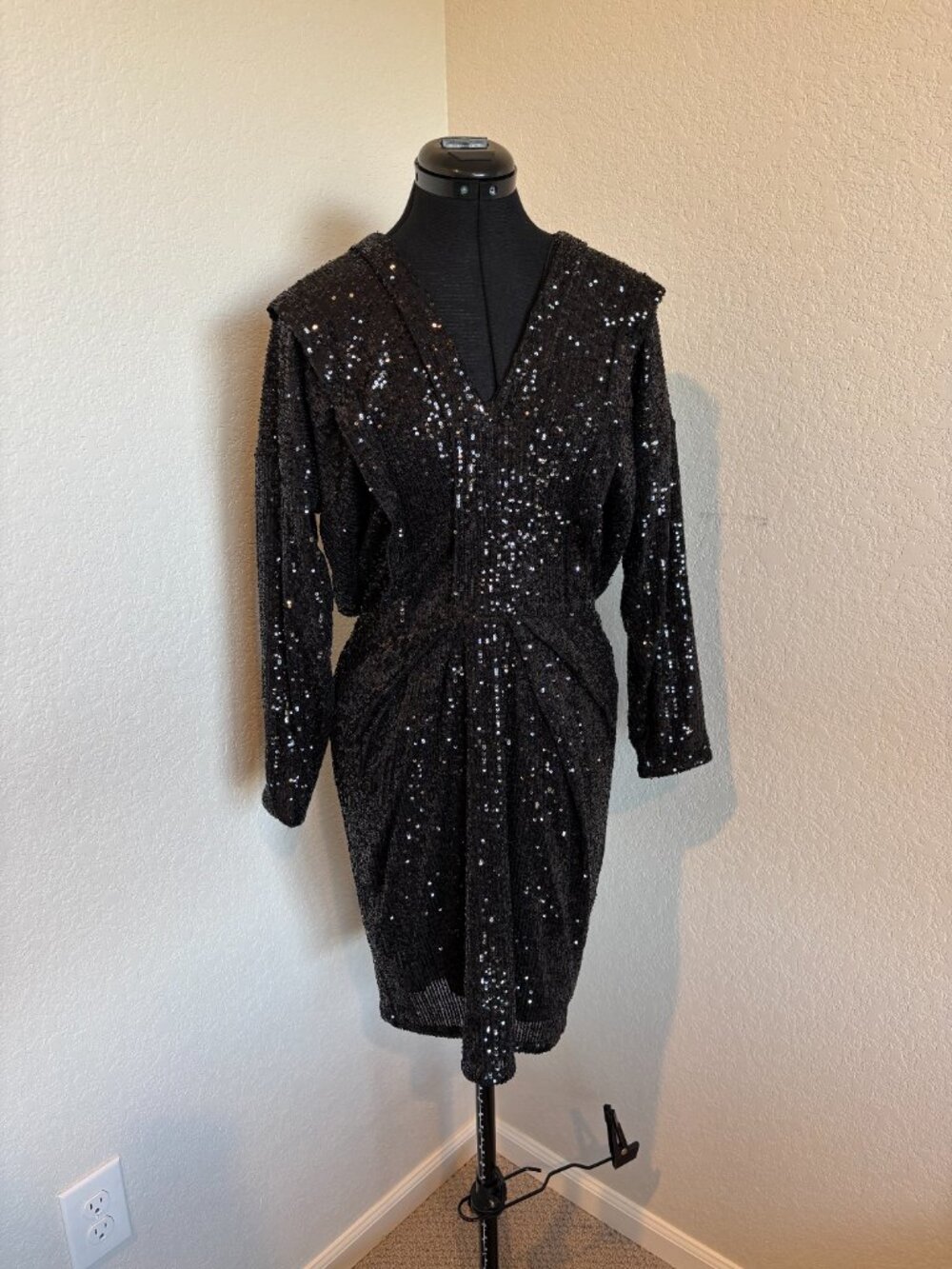 White House Black Market Long Sleeve Black Squin Dress | Size 6 NWT - Picture 2 of 4